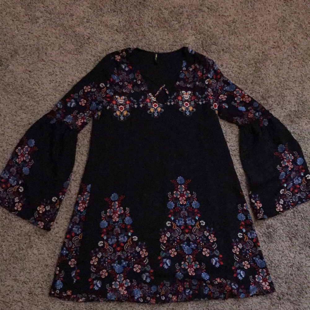 NEW Black Floral Bell Sleeve Dress